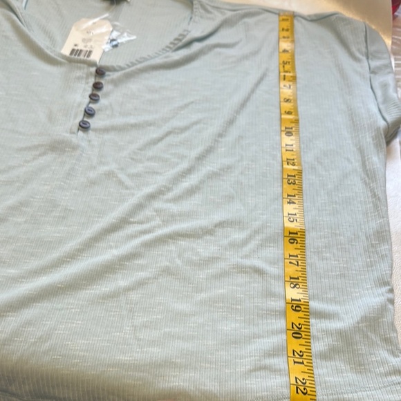 Wonderly Blue Short Sleeve Tee - Picture 2 of 7